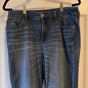 Chico's So Slimming Girlfriend Slim Leg Crop jeans - 12 / Chico's 2